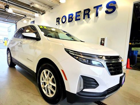 Used 2022 Chevrolet Equinox LT FWD image 2