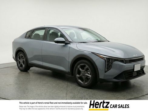Used 2025 Kia K4 LXS image 1