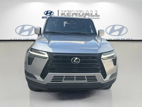 Used 2024 Lexus GX 550 w/ Cold Area Package AWD/4WD image 2