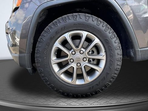 Used 2015 Jeep Grand Cherokee Limited w/ Luxury Group II image 9