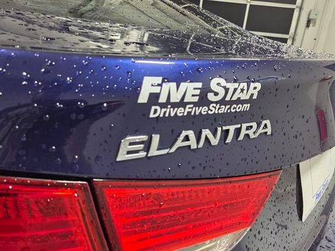 Used 2013 Hyundai Elantra GLS w/ Preferred Pkg FWD image 10