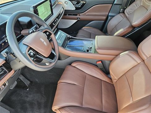 New 2026 Lincoln Aviator Reserve w/ Luxury Package image 12