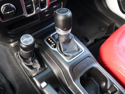 Used 2020 Jeep Gladiator Sport w/ Quick Order Package 24S AWD/4WD image 19