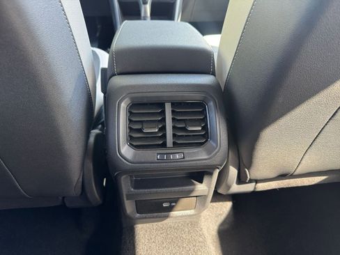 Used 2025 Volkswagen Taos SE image 24