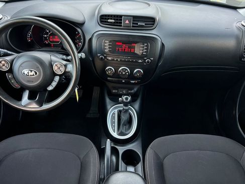 Used 2016 Kia Soul FWD image 16