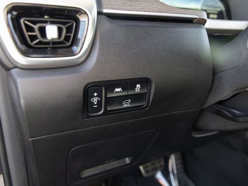 Used 2023 Kia Sorento SX Prestige image 12