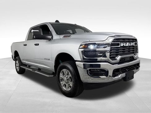 Used 2026 RAM 2500 Big Horn AWD/4WD image 4