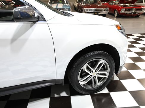 Used 2017 Chevrolet Equinox Premier w/ Enhanced Convenience Package image 12