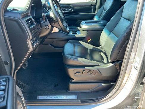 Used 2024 Chevrolet Suburban Z71 w/ Luxury Package AWD/4WD image 18
