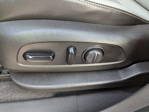 Used 2021 GMC Terrain SLT w/ Infotainment Package II image 18