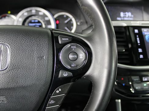 Used 2017 Honda Accord Touring image 26