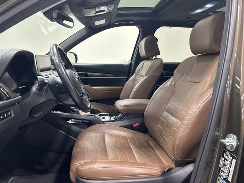 Used 2022 Kia Telluride SX w/ SX Prestige Package AWD/4WD image 11