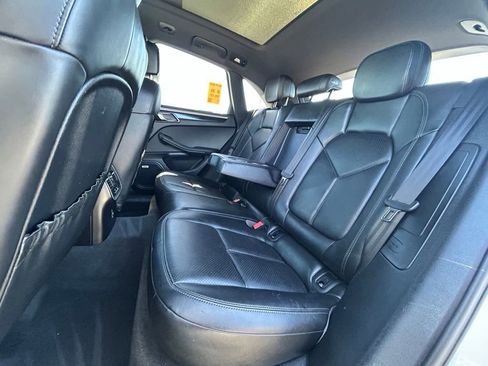 Used 2018 Porsche Macan S image 16