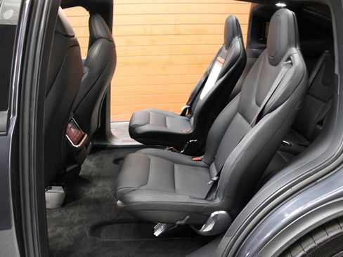 Used 2022 Tesla Model X Plaid image 19