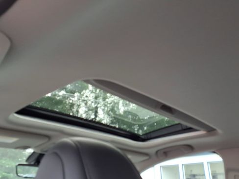 Used 2022 Honda Insight Touring image 7