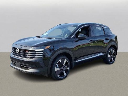 New 2025 Nissan Kicks SR image 2