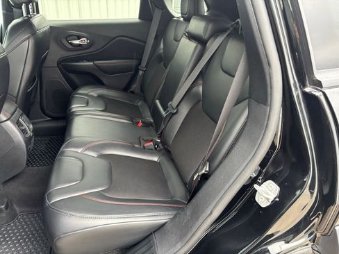 Used 2020 Jeep Cherokee Trailhawk w/ Cold Weather Group image 29