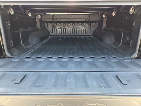 Certified 2024 Chevrolet Colorado ZR2 w/ ZR2 Convenience Package III image 11