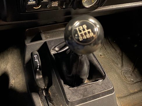 Used 2005 Jeep Wrangler Sport w/ 30" Tire & Wheel Group image 9