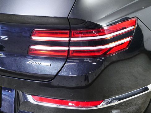 Used 2023 Genesis GV80 3.5T AWD/4WD image 17