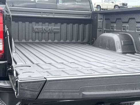 New 2026 GMC Sierra 1500 AT4X w/ LPO, Black Badging Package AWD/4WD image 11