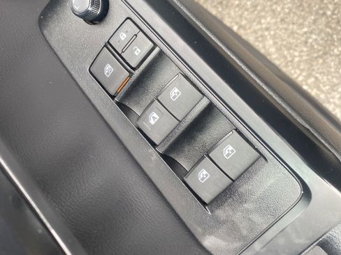 Used 2023 Toyota Tacoma SR image 18