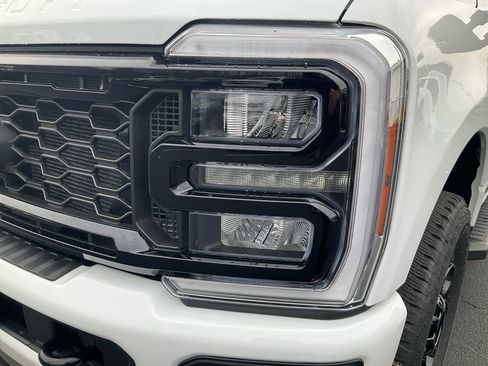 New 2026 Ford F250 Lariat w/ Black Appearance Package AWD/4WD image 9