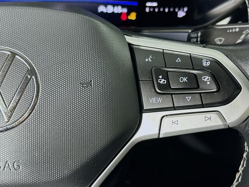 Used 2022 Volkswagen Taos SE image 14