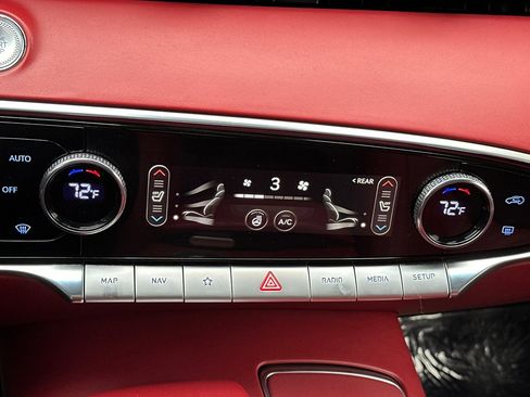 Used 2023 Genesis GV70 2.5T w/ Sport Prestige Package image 22