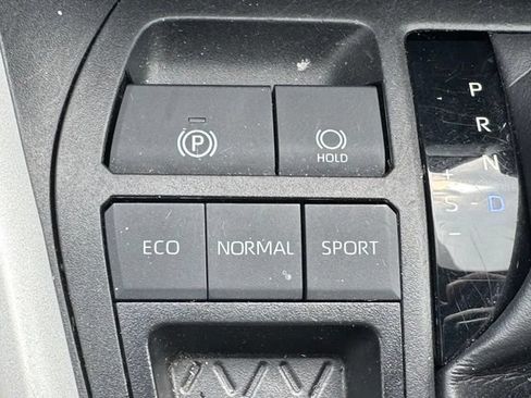 Used 2024 Toyota RAV4 XLE FWD image 26