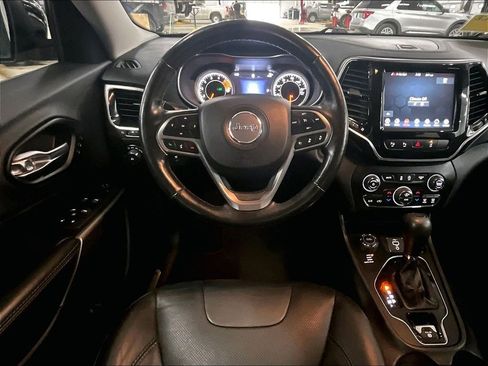 Used 2021 Jeep Cherokee Limited image 17