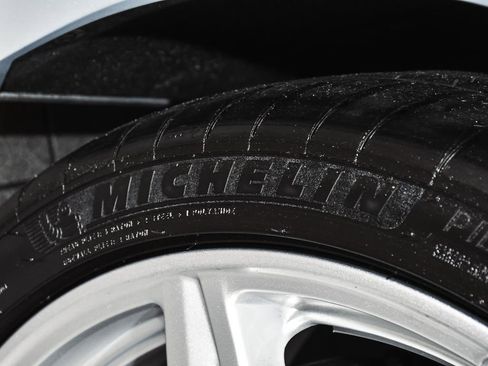 Used 2023 Chevrolet Corvette Stingray Premium Cpe w/ Body-Color Dual Roof Package RWD image 93