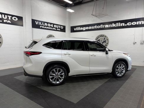 Used 2021 Toyota Highlander Limited AWD/4WD image 3