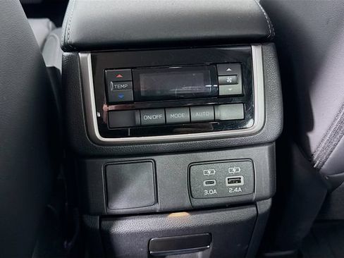 Used 2026 Subaru Ascent Premium AWD/4WD image 24