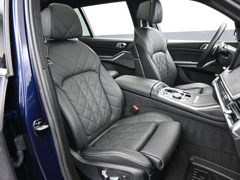 Used 2023 BMW X7 xDrive40i w/ Premium Package image 29