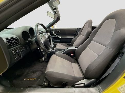 Used 2001 Toyota MR2 RWD image 17