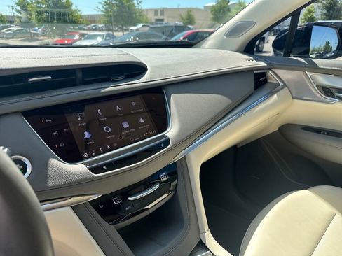 Used 2023 Cadillac XT5 Premium Luxury w/ Technology Package FWD image 21