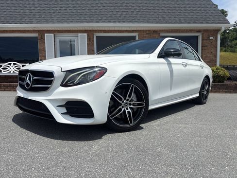 Used 2020 Mercedes-Benz E 350 Sedan image 4