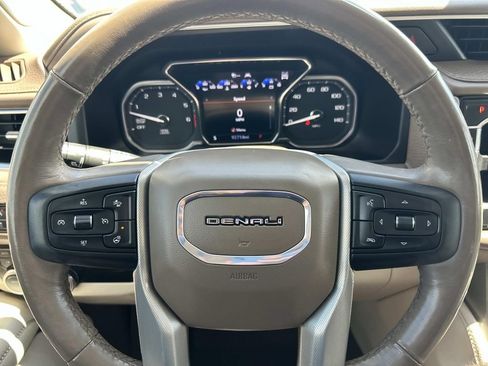 Used 2021 GMC Yukon XL Denali w/ Denali Premium Package AWD/4WD image 42