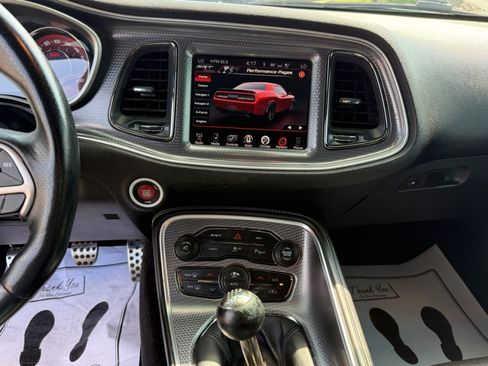 Used 2016 Dodge Challenger SRT Hellcat RWD image 13