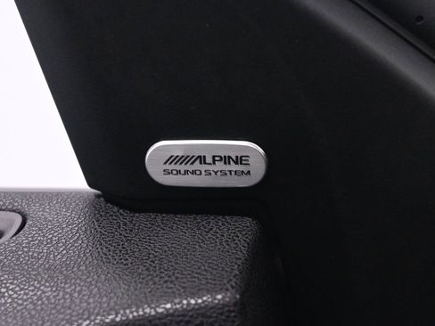 Used 2018 Dodge Charger R/T w/ Blacktop Package image 35