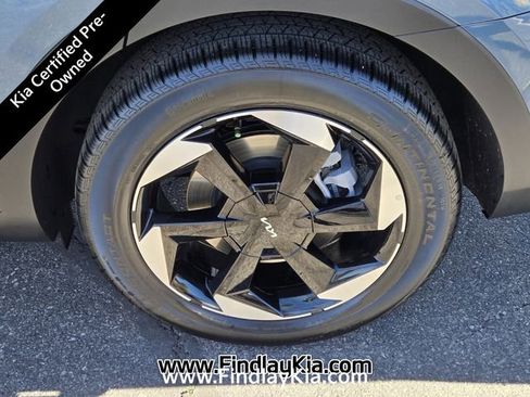 Certified 2025 Kia Sorento EX image 11