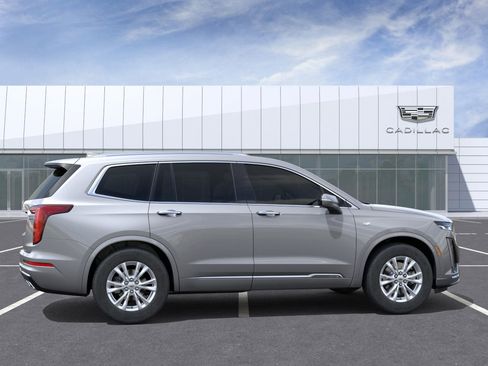 New 2025 Cadillac XT6 Luxury image 5