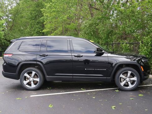 Used 2022 Jeep Grand Cherokee L Limited AWD/4WD image 10