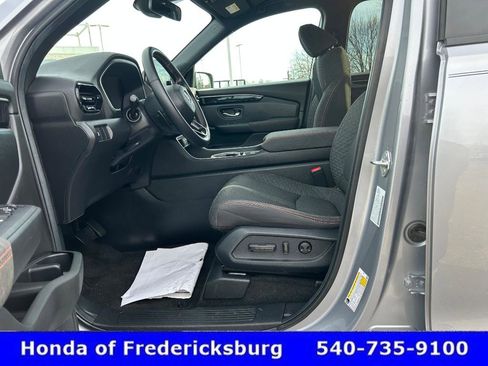 Certified 2024 Honda Pilot Sport image 29