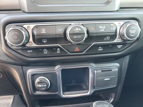 Used 2023 Jeep Wrangler Sport AWD/4WD image 18