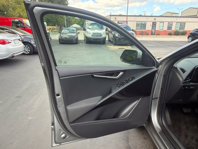 Used 2023 Kia Niro LX FWD image 17