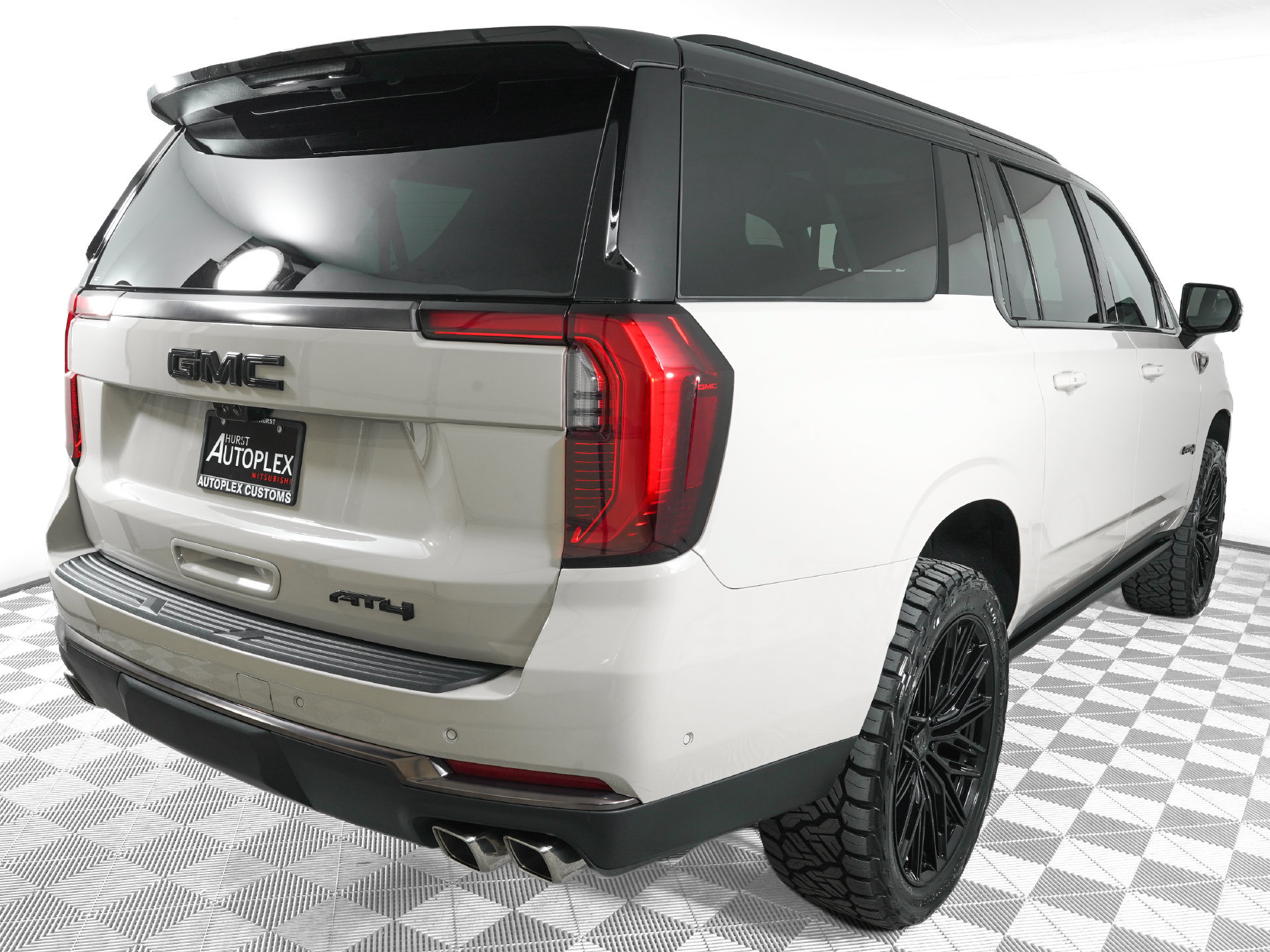 Used 2027 GMC Yukon XL AT4 Ultimate AWD/4WD image 6