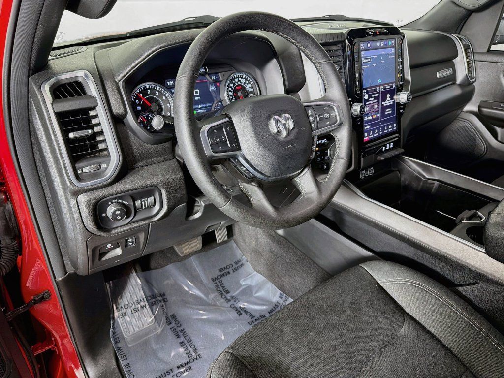 Used 2025 RAM 1500 Big Horn AWD/4WD image 9