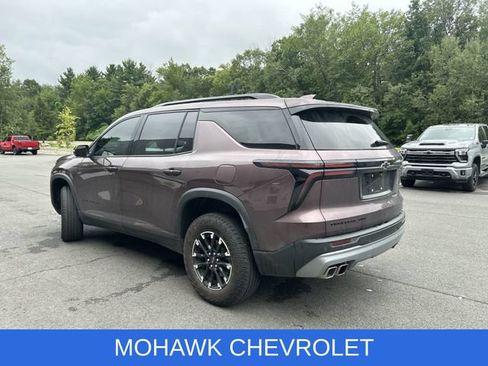 Used 2024 Chevrolet Traverse Z71 AWD/4WD image 3